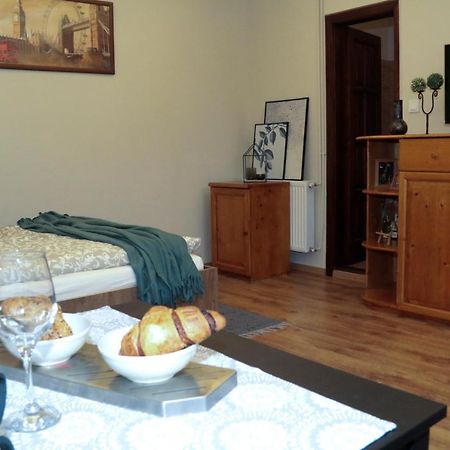 Palma Apartmanok Szallashely Szazhalombatta 6A Buitenkant foto
