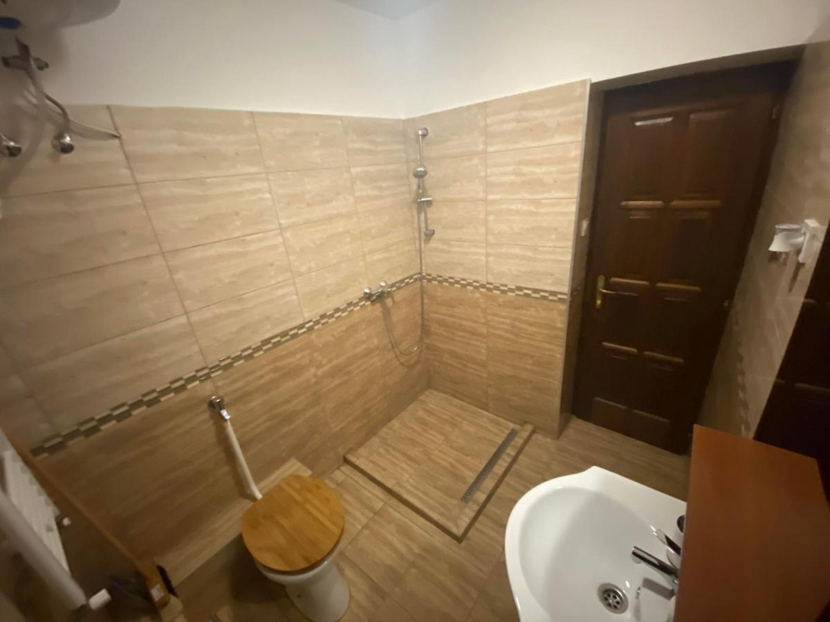 Palma Apartmanok Szallashely Szazhalombatta 6A Buitenkant foto